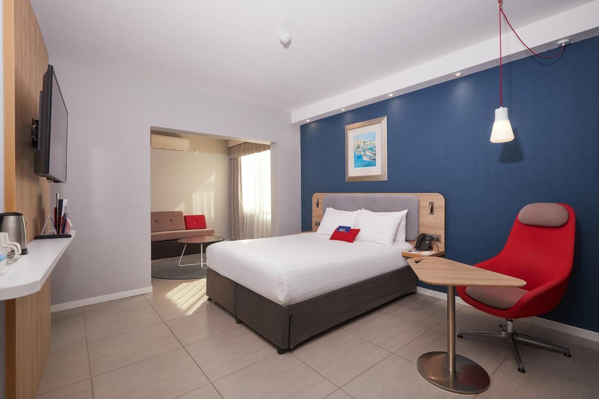 Holiday Inn Express - Malta By Ihg San Giuliano Esterno foto