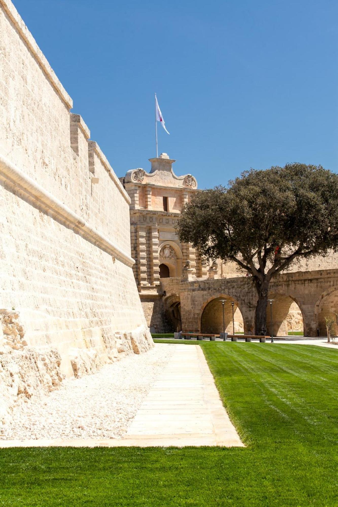 Holiday Inn Express - Malta By Ihg San Giuliano Esterno foto